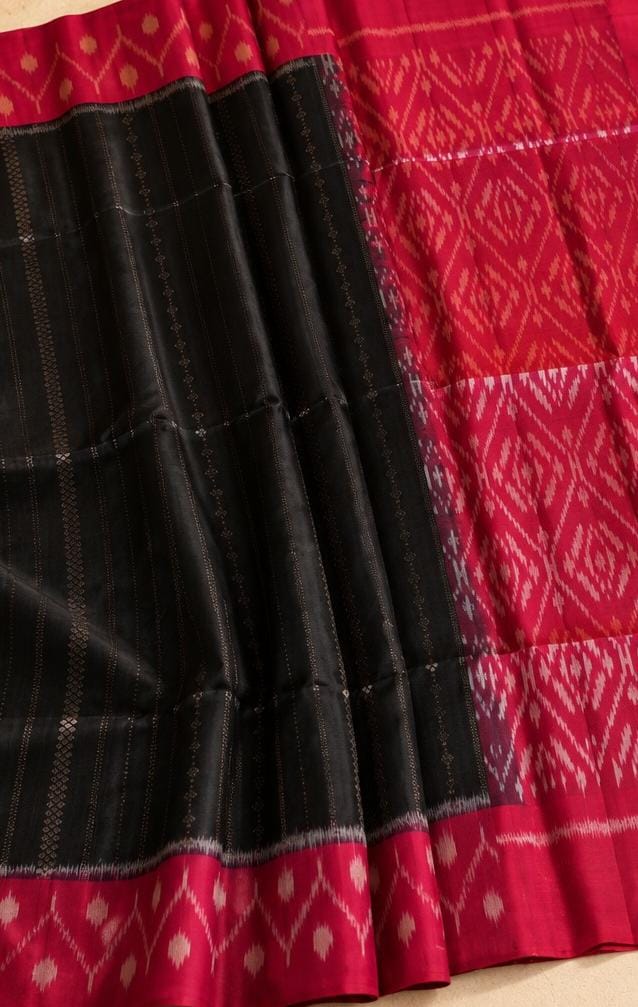 Nisha Raga - A timeless contrast woven to be remembered